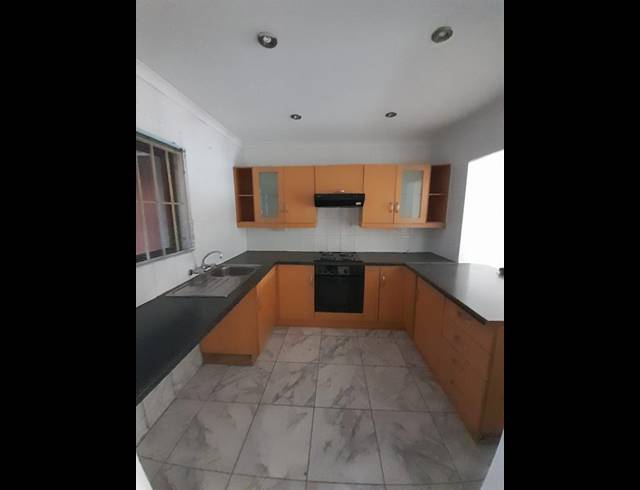 2 BEDROOM APARTMENT FOR SALE IN BASSONIA